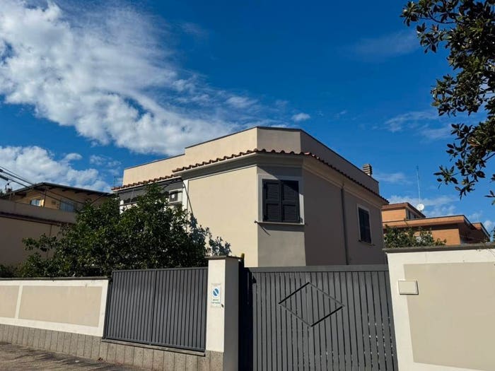 Casa quadrilocale in vendita in Via Capo Linaro, Ostia Levante, Roma