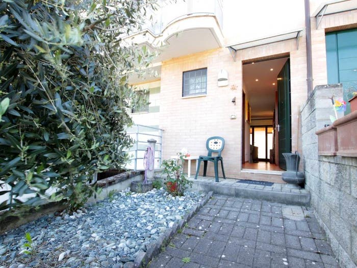 Casa con 6 locali in vendita in Via Domenico Beccafumi, Asciano