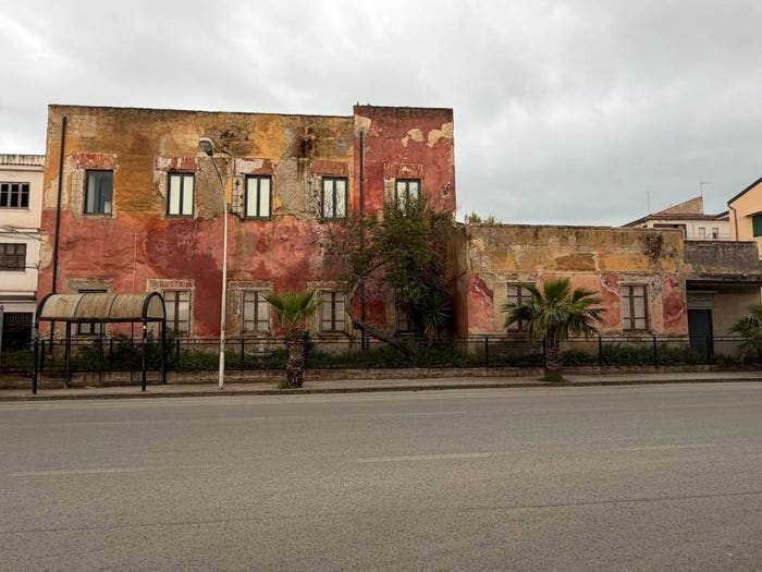 Casa con 6 locali in vendita in Viale Enrico Berlinguer, Sommatino