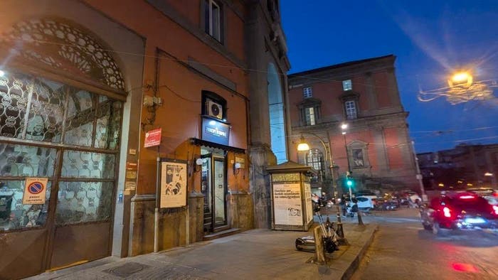 Appartamento con 5 locali in vendita in Via Santa Maria di Costantinopoli, Museo, Napoli