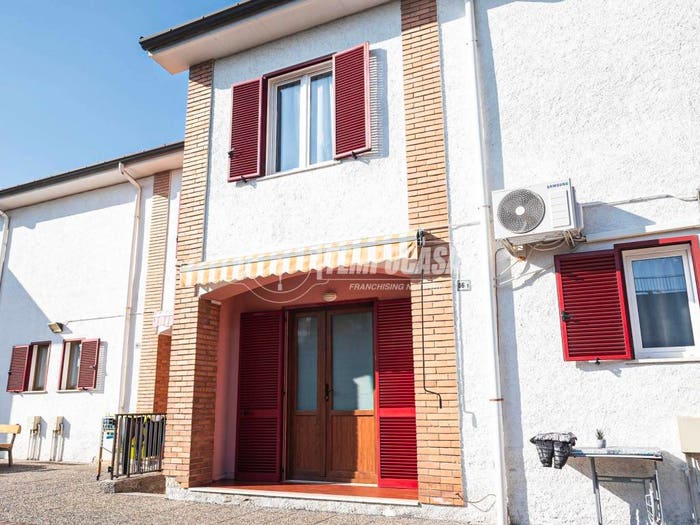 Appartamento quadrilocale in vendita in Via Aldo Moro, Molteno