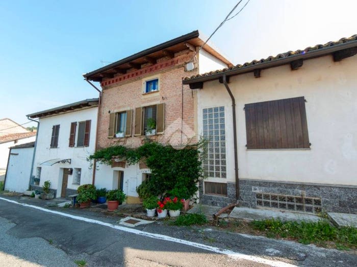 Casa con 5 locali in vendita in Via Rocca, Rocca Delle Donne, Camino
