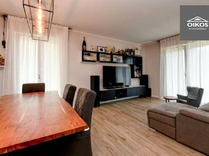 Appartamento trilocale in vendita in Via Pola, Desenzano Centro, Desenzano del Garda