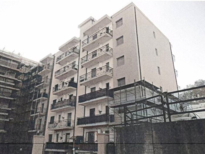 Appartamento trilocale in vendita in Via Bezzecca, Fortuna Corvo, Catanzaro