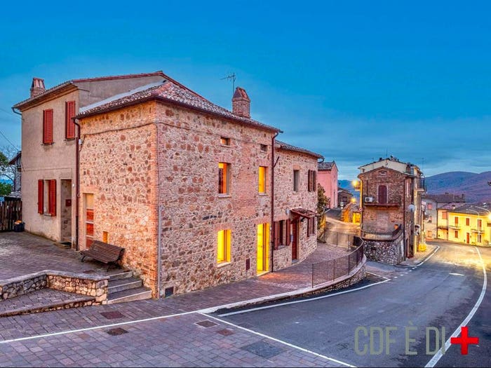 Casa trilocale in vendita in Piazza Attilio Lupi, Centro, Allerona