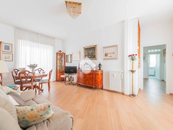 Appartamento quadrilocale in vendita in Viale delle Medaglie D'Oro, Balduina, Roma