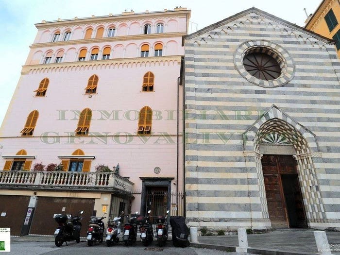 Appartamento con 5 locali in vendita in Piazza Santa Maria Via Lata, Carignano, Genova