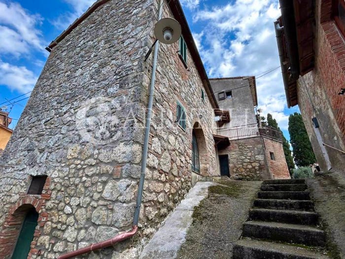 Appartamento con 6 locali in vendita in Via Finoglio, Centro, Cetona