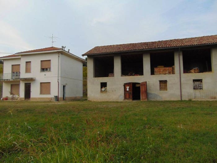 Casa trilocale in vendita in Strada Vecchia di Calamandrana, Nizza Monferrato
