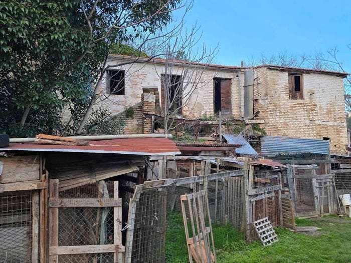 Casa con 6 locali in vendita in Via Certosa, Centro, Nereto