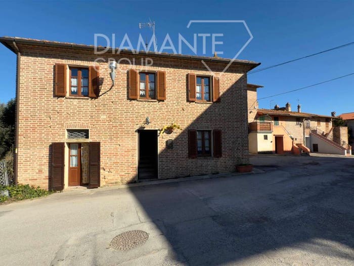 Casa quadrilocale in vendita in Casamaggiore, Castiglione del Lago