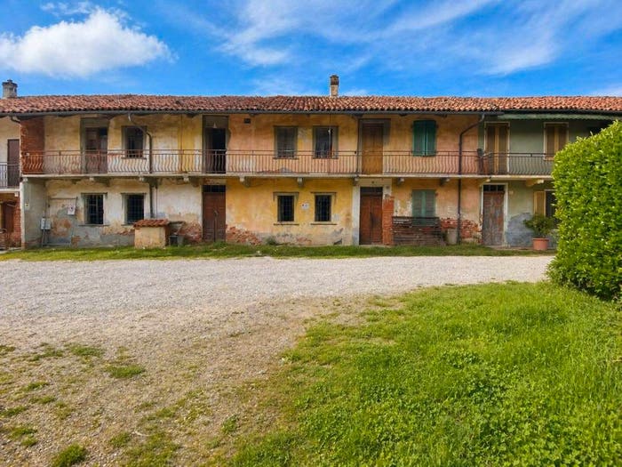 Casa con 6 locali in vendita in Via Roma, Centro, Baldissero d'Alba