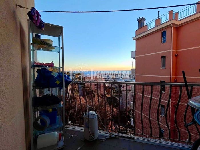 Appartamento con 5 locali in vendita in Via Lodovico Calda, Sestri Ponente, Genova