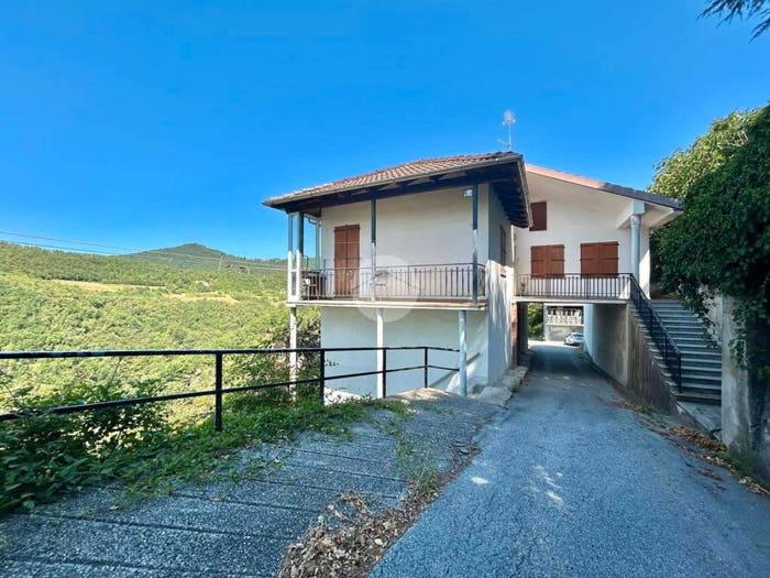 Casa con 6 locali in vendita in Località Fontane, Molino Pera, Piana Crixia