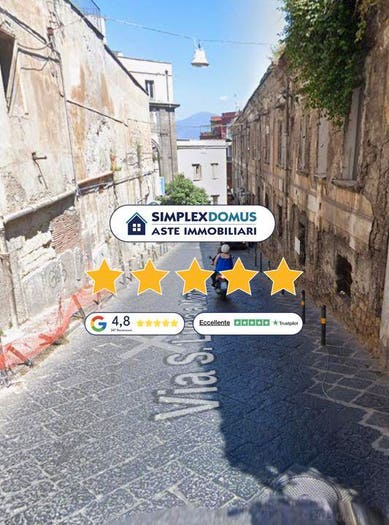 Appartamento trilocale in vendita in Via Santa Lucia al Monte, Quartieri Spagnoli, Napoli