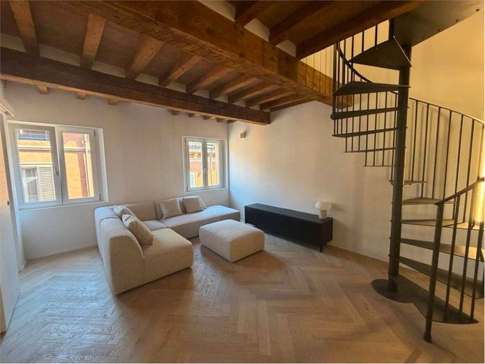 Appartamento con 5 locali in vendita in Via Ganaceto, Centro Storico, Modena