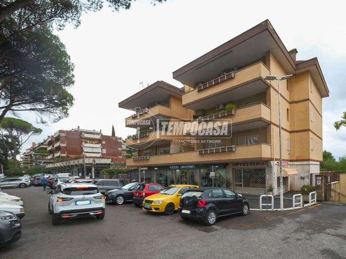 Appartamento bilocale in vendita in Via Cassia, Tomba di Nerone, Roma