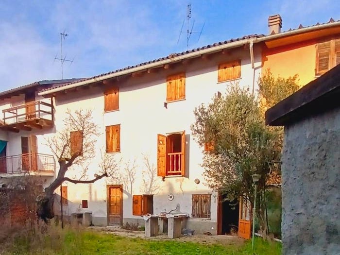 Casa con 6 locali in vendita in Via Genzone, Castelnuovo Bormida