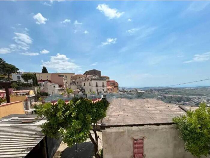 Appartamento trilocale in vendita in Vico Carbone, Centro Storico, Catanzaro