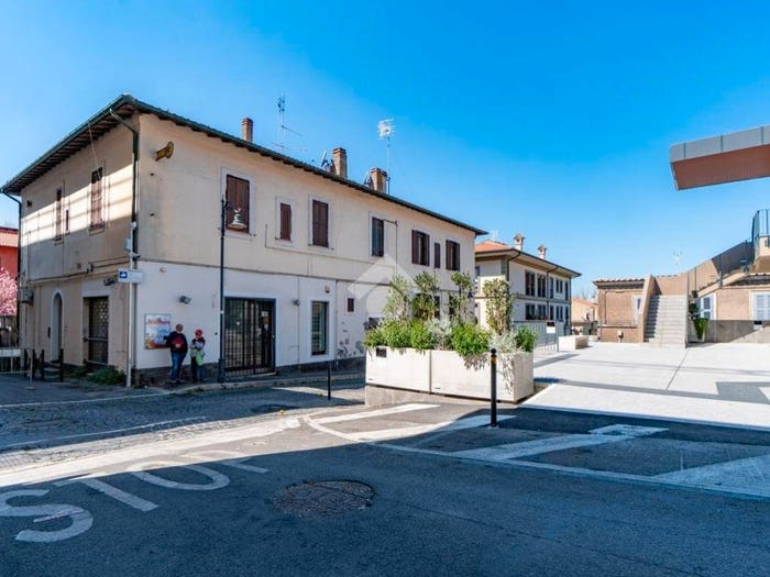 Appartamento trilocale in vendita in Appartamento Via Principe Amedeo, Centro, Grottaferrata
