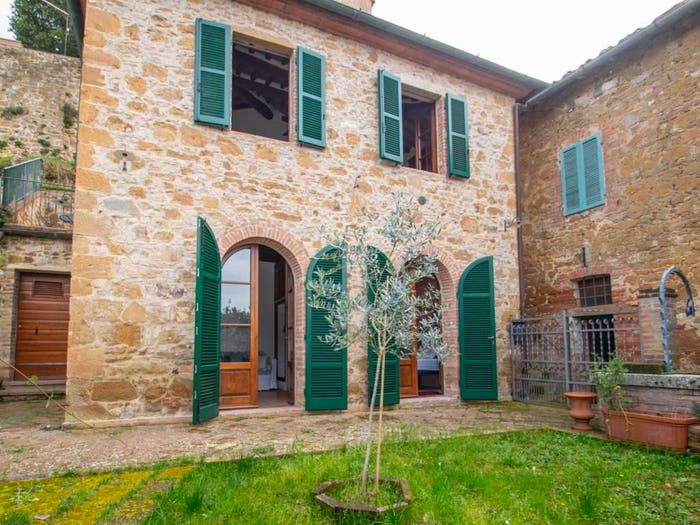 Casa quadrilocale in vendita in Via del Castello, Montisi, Montalcino