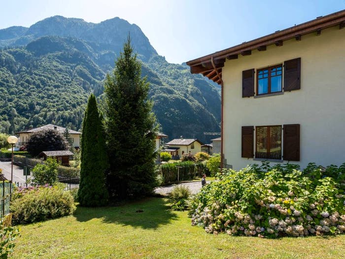 Appartamento quadrilocale in vendita in Via Gaetano Donizetti, Centro, Gromo