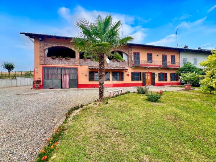 Casa con 6 locali in vendita in Viale della Repubblica, Montiglio Monferrato