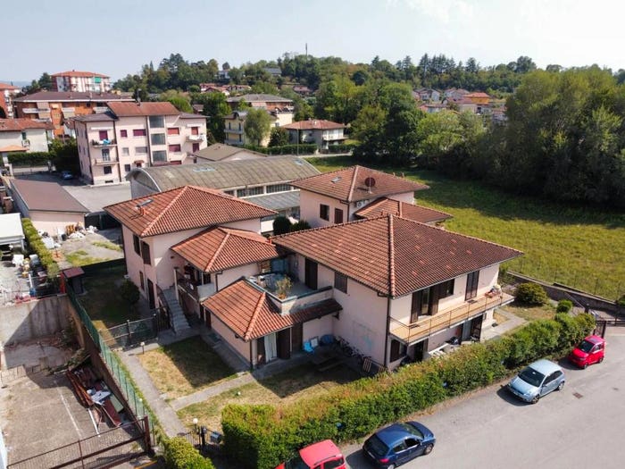 Appartamento con 5 locali in vendita in Viale Verbano, Centro, Gavirate