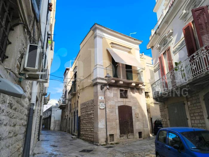 Appartamento quadrilocale in vendita in Via Angelo Massaro, Centro Storico, Andria