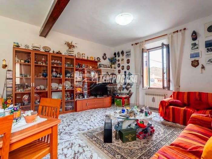 Appartamento trilocale in vendita in Borgata Poggetto Strada VI, Centro, Piombino