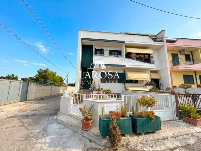 Casa con 6 locali in vendita in Via Lecce, Centro, Vernole
