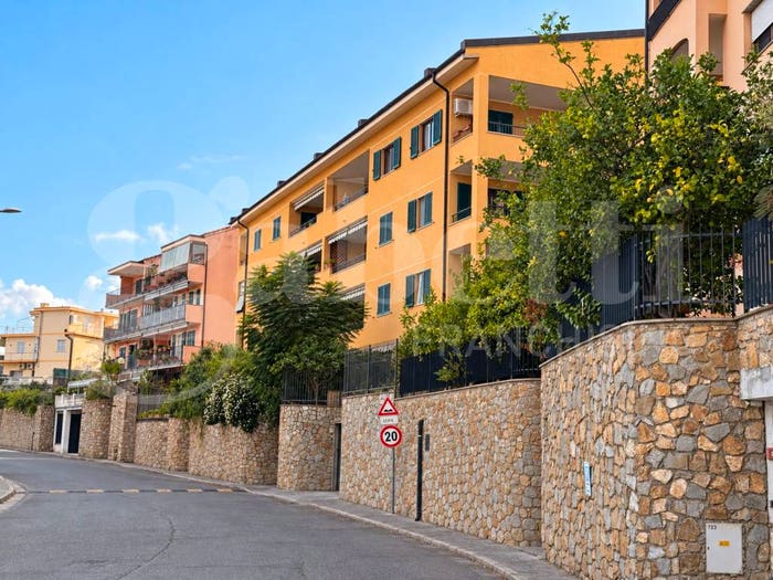 Appartamento quadrilocale in vendita in strada san lorenzo, Solaro, Sanremo