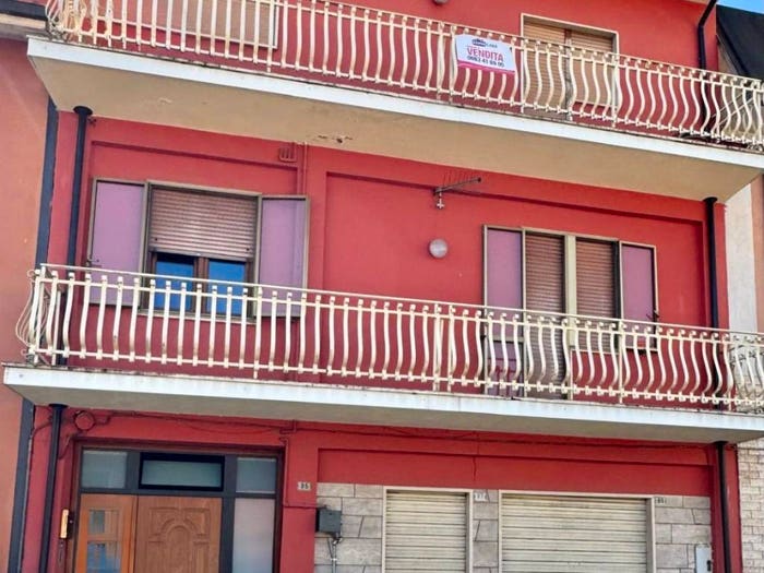 Appartamento con 5 locali in vendita in Via Napoli, Centro, Avezzano