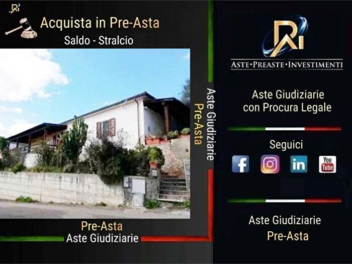 Appartamento con 5 locali in vendita in Via Tergu, Laerru