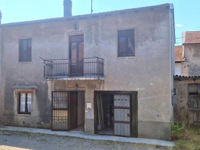 Casa con 6 locali in vendita in Cascina Garbanina, Agrate Conturbia