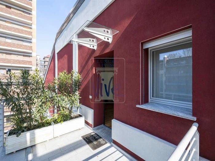 Appartamento con 5 locali in vendita in Via Ferrini, Porta Romana Medaglie d'Oro, Milano