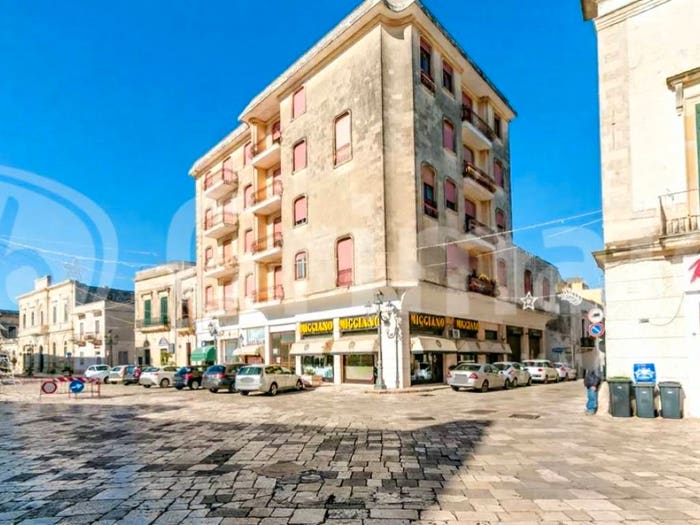 Appartamento trilocale in vendita in Piazza Umberto I, Centro, Poggiardo