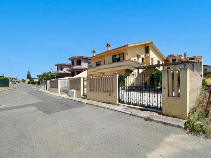 Casa con 6 locali in vendita in Sardara