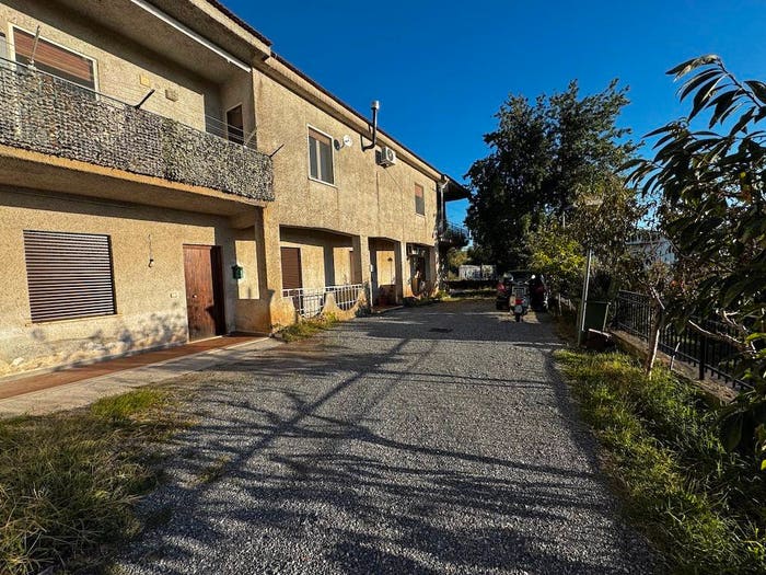Appartamento quadrilocale in vendita in Via dei Tassi, Santa Maria del Cedro