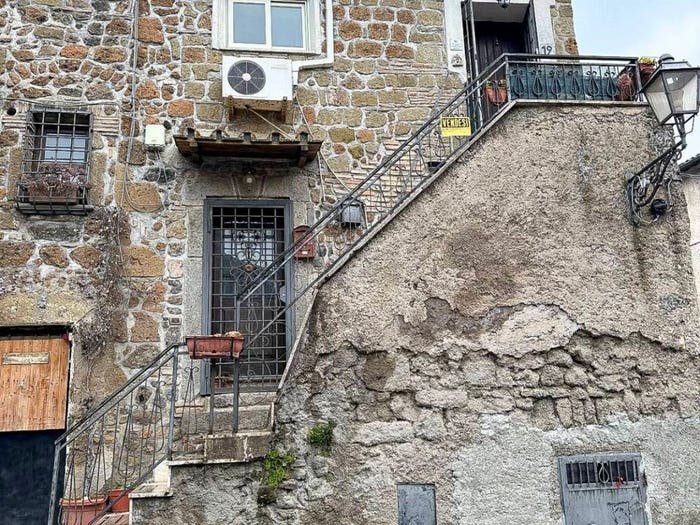Casa quadrilocale in vendita in Piazza Umberto, Mazzano Romano