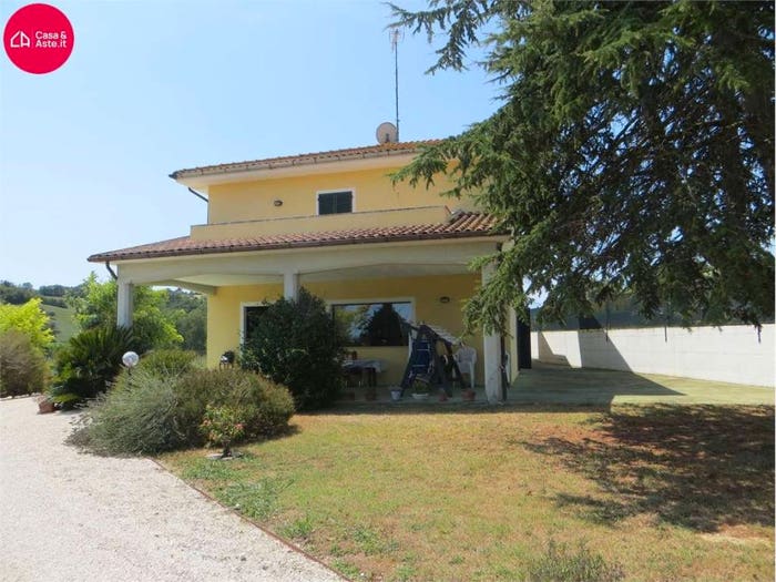 Casa con 6 locali in vendita in STRADA ETE, Grottazzolina