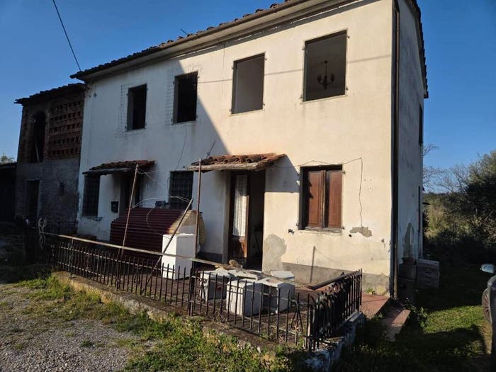 Casa con 6 locali in vendita in Via di Montecarlo, Montecarlo