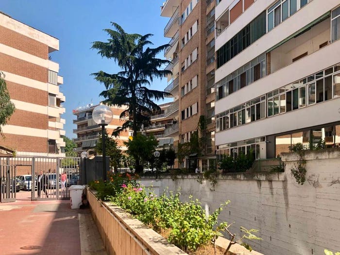 Appartamento con 6 locali in vendita in Via Scipione Bobbio, Fuorigrotta, Napoli