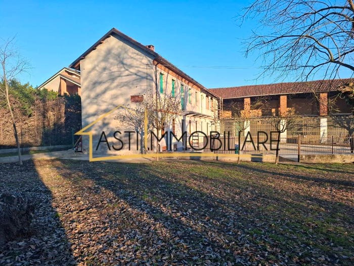 Casa quadrilocale in vendita in Monsignor Stefano Robino, Bellavista, Asti