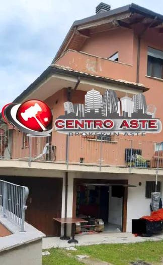 Appartamento con 6 locali in vendita in Via XXIV Maggio Urbania PU Italia, Centro, Urbania