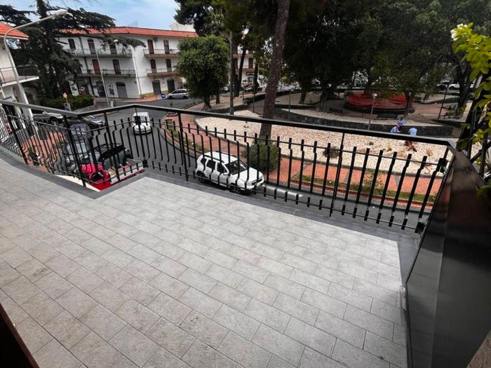 Appartamento con 6 locali in vendita in Piazza Giacomo Matteotti, Centro, Riposto