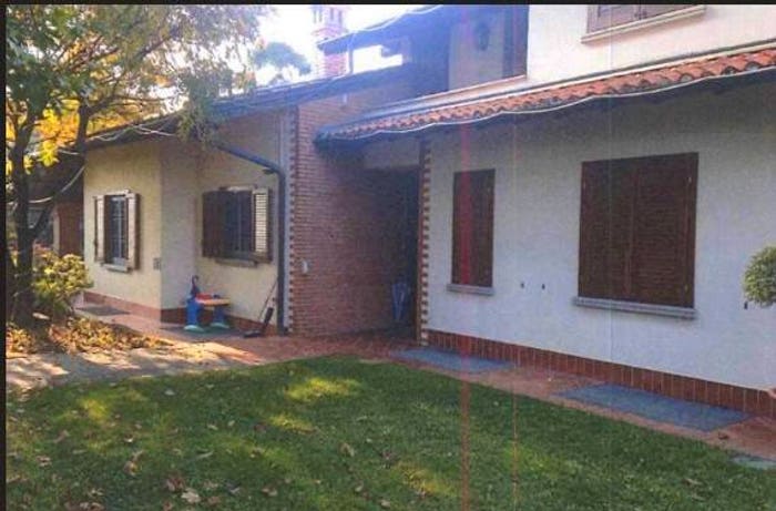Casa con 5 locali in vendita in Via Dante Alighieri, Grezzago