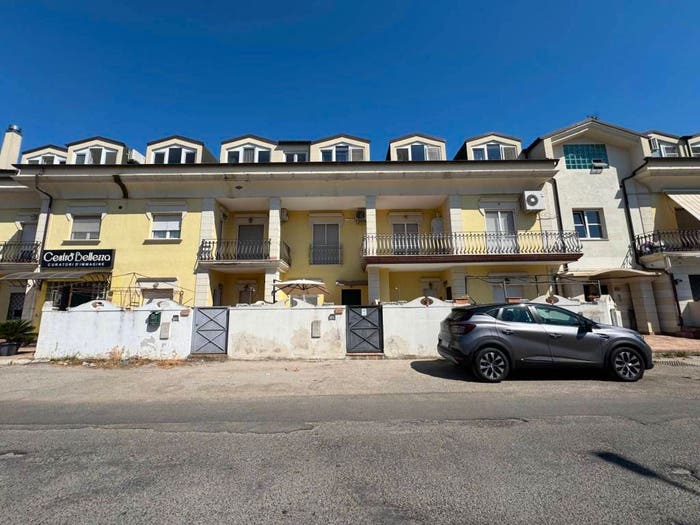 Appartamento trilocale in vendita in Via Carlo Pisacane, Catanzaro Lido, Catanzaro