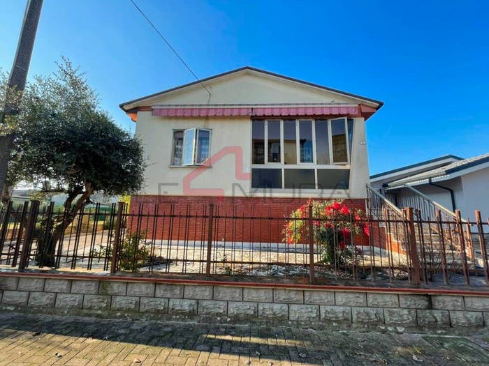 Casa con 6 locali in vendita in Centro, Nogara