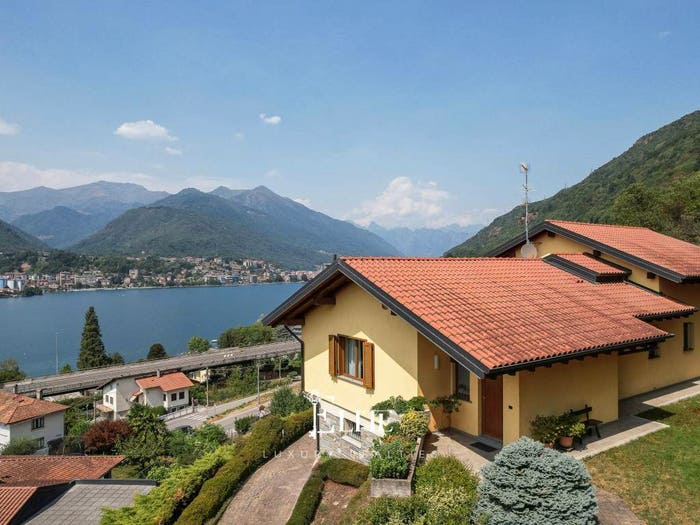 Casa con 6 locali in vendita in Via per Agrano, Omegna
